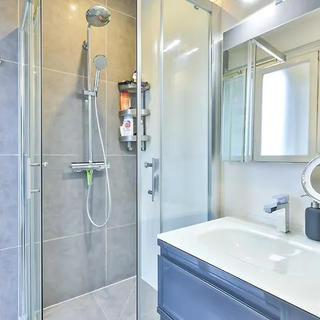 Modern Near The Eiffel Tower Daire